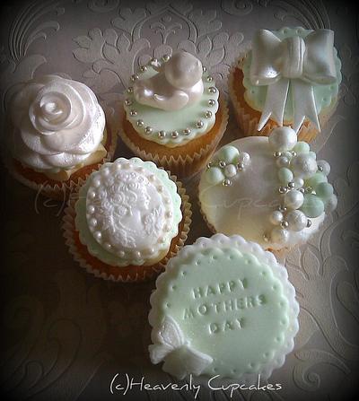 Mothers Day Cupcakes - Cake by Debbie Vaughan