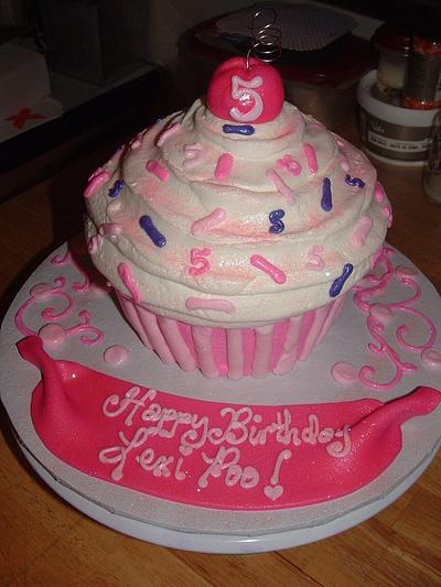Lexi's Cupcake - Cake by Jennifer C.