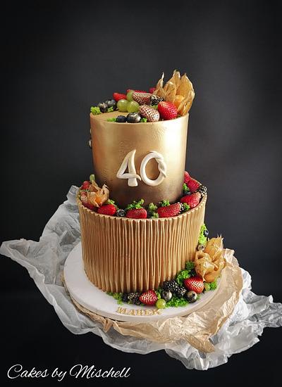 Gold cake - Cake by Mischell