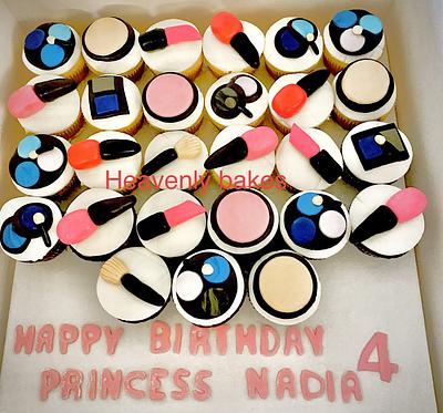 Makeup cupcakes - Cake by Engy
