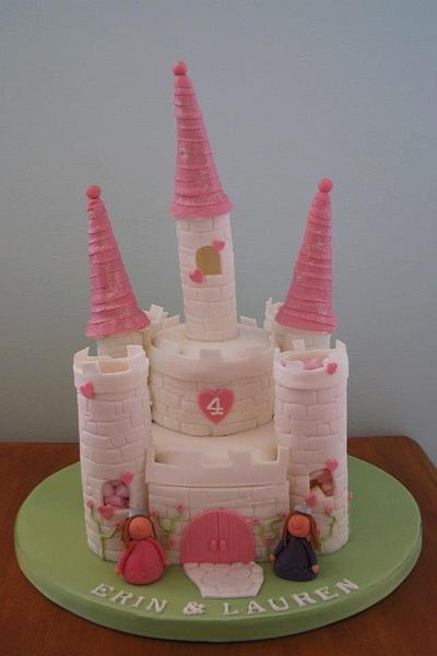 Princess castle - Cake by Katy Pearce 
