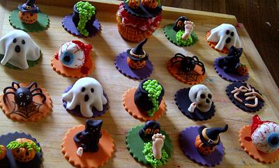 haloween cupcake toppers - Cake by Les Delices D'Evik