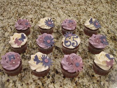 Purple flowers and butterflies - Cake by Joanne