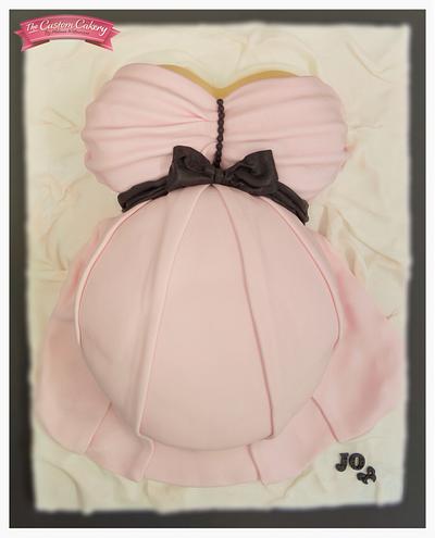 Baby Bump - Cake by The Custom Cakery