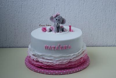 Elephant in pink  - Cake by Kmeci Cakes 