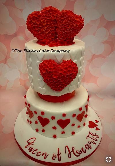 Queen of hearts - Cake by The Elusive Cake Company