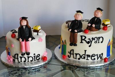 Graduation Cakes - Cake by Chrissy