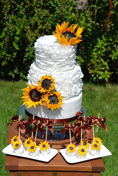 Sunflowers wedding cake - Cake by Lucie