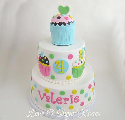 Cupcakes & Polka Dots - Cake by Maria Davis