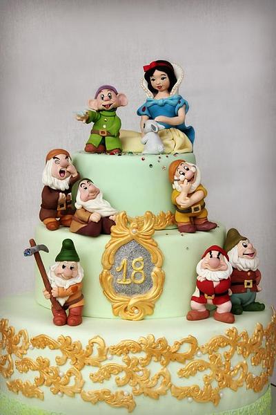 Snow White and the Glittering Seven Dwarfs - Cake by La Belle Aurore