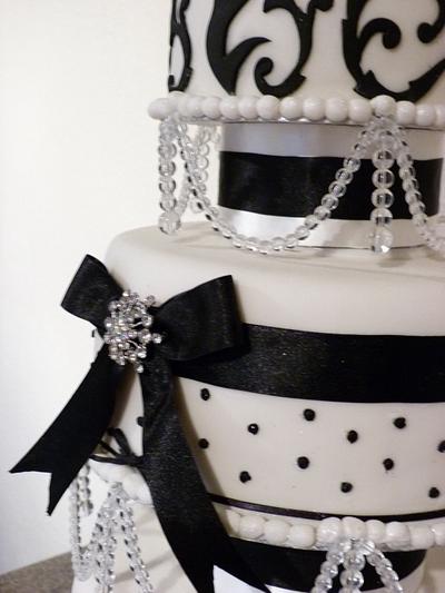 Black & White wedding cake - Cake by The Little Cake Atelier 