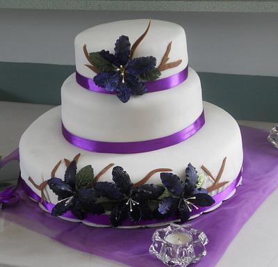 PURPLE WEDDING CAKE - Cake by Karen de Perez