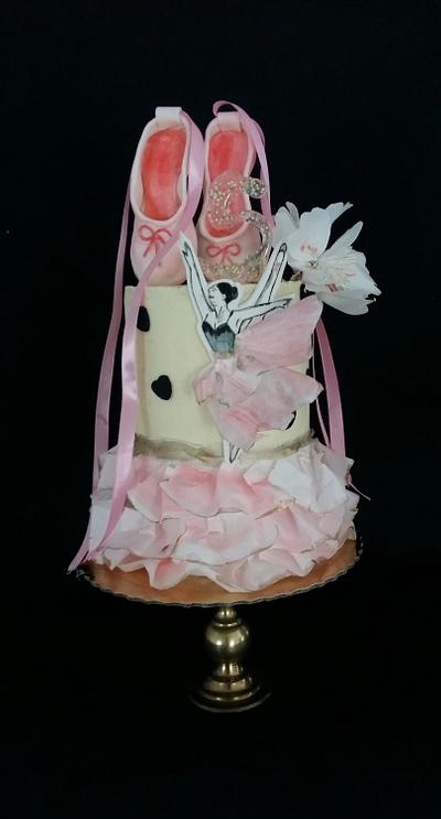 Tuba - Ballerina - Cake by Ewa
