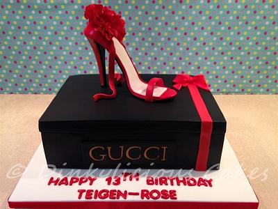 Gucci inspired stiletto shoe and shoebox - Cake by Dinkylicious Cakes