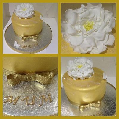 Golden Treat - Cake by Rachael Osborne