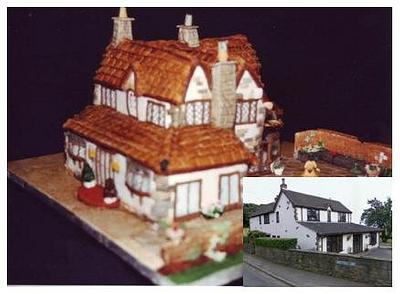 Buildings - Manor House - Cake by Tracey