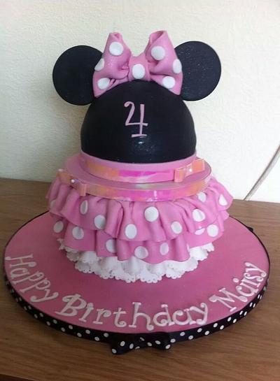 minnie mouse - Cake by holliessweetcakes1