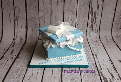 Tiffany box - Cake by Magda's Cakes (Magda Pietkiewicz)