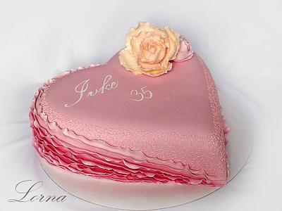 Pink heart & ruffles..  - Cake by Lorna