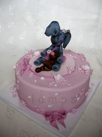 Elephant  - Cake by lamps