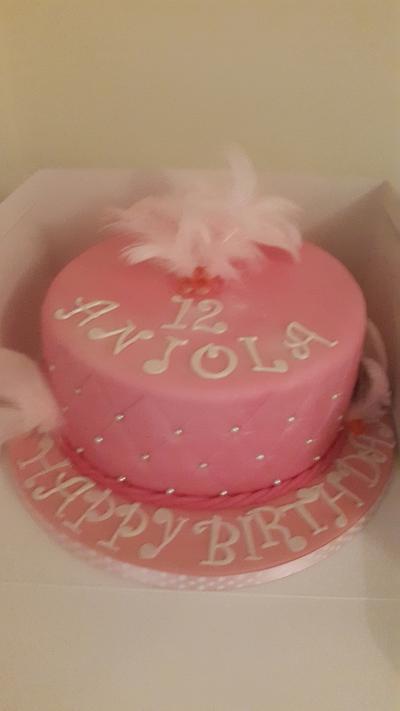 Pink Feather cake - Cake by Shollybakes