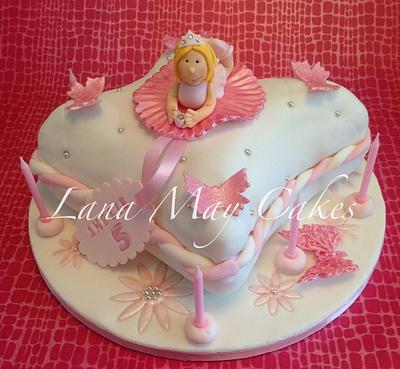 Pretty ballerina - Cake by Lanamaycakes