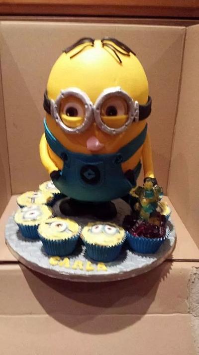 free standing minion - Cake by ma woods