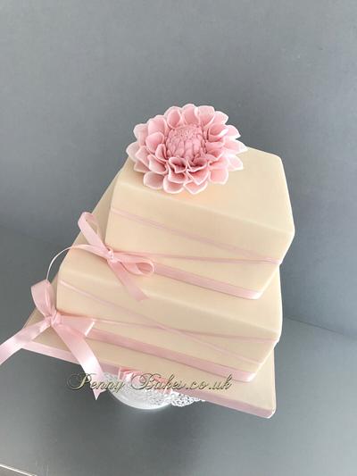 Dalia wedding cake - Cake by Popsue