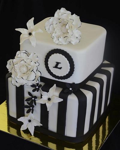 Black and White - Cake by Bite Me Cakes Yeppoon