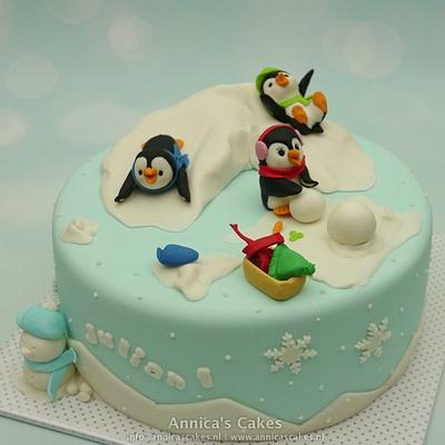 Sweet pinguins.  - Cake by Annica