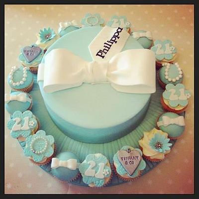 Tiffany Cake and Mini cupcakes - Cake by LREAN