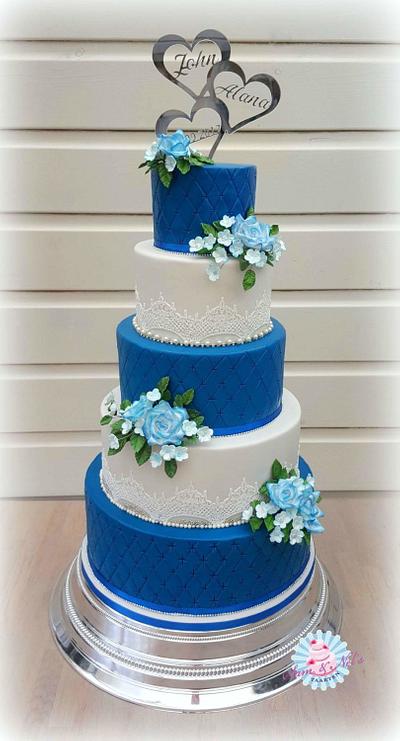 Blue Weddingcake - Cake by Sam & Nel's Taarten