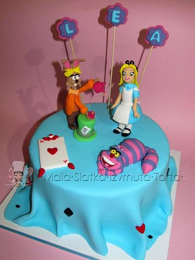 Alice in wonderland tea party - Cake by tweetylina