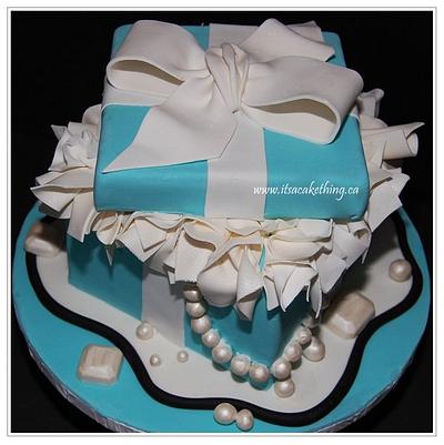 Tiffany Inspired Box & Jewels  - Cake by It's a Cake Thing 