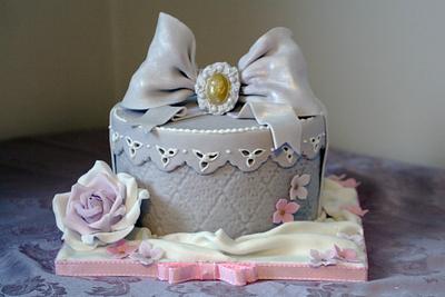 Antique Lace Gift Box - Cake by Denisa Sweet