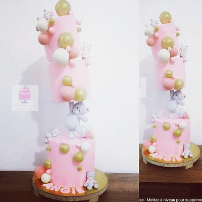 Gravity defying cake - Cake by MayBel's cakes