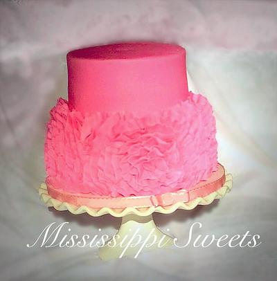 Pink Ruffles - Cake by Wendy McMullen