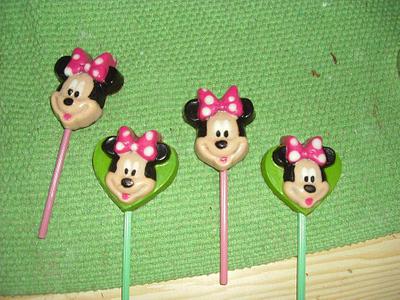 chocolate lollipop minnie mouse - Cake by Andrea Cadena y Erika Cadena