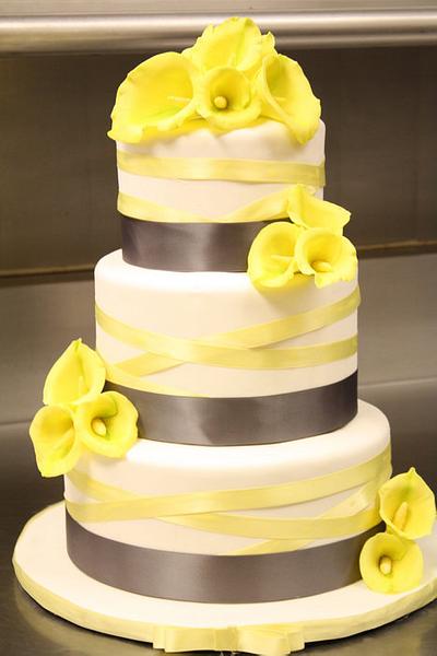 Cala Lily Wedding Cake - Cake by Chaitra Makam