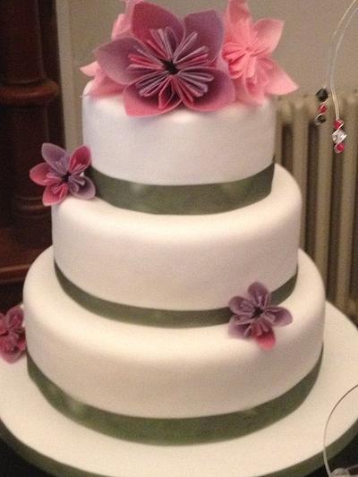 Edible flowers - Cake by kate riseborough