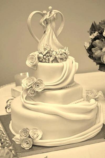 My Mothers Wedding Cake - Cake by Carrie Freeman