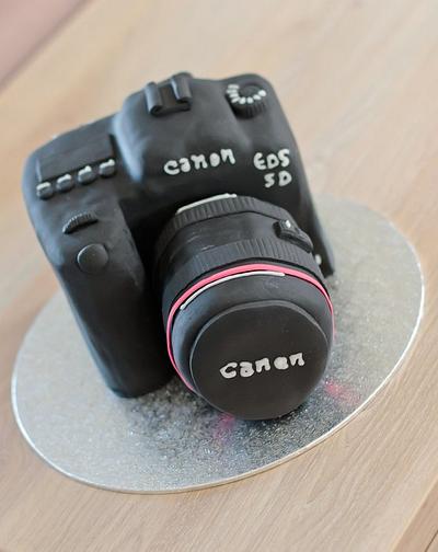 Camera Canon - Cake by Amelis