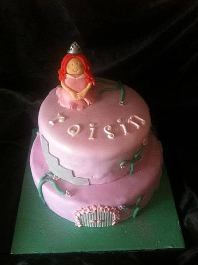 Princess themed birthday cake  - Cake by Lisa sweeney 
