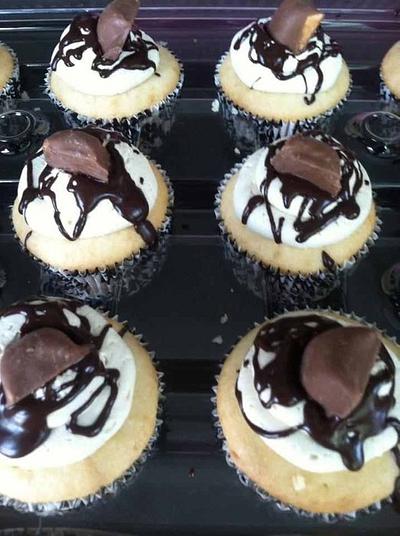 Butterfinger Cupcakes - Cake by Michelle Allen