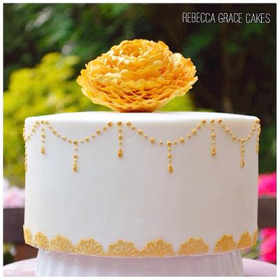 Vintage lace & gold - Cake by Rebecca Grace