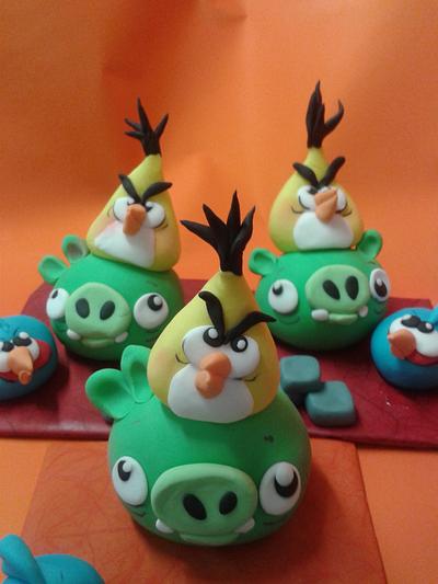 angry birds - Cake by Martina Bikovska 