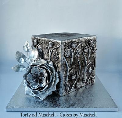 Silver cake - Cake by Mischell