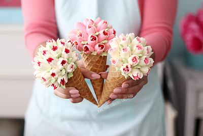Flower Cones  - Cake by Make Fabulous Cakes