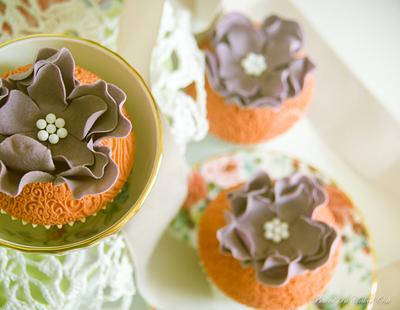 Orange lace cupcakes - Cake by Bakedincakedout
