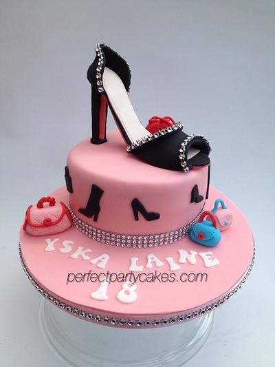 Shoes and bling - Cake by Perfect Party Cakes (Sharon Ward)